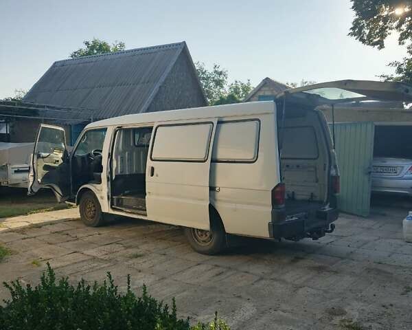 Белый Мазда E-series, объемом двигателя 2.18 л и пробегом 430 тыс. км за 3300 $, фото 5 на Automoto.ua