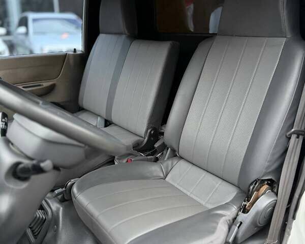 Білий Мазда E-series, об'ємом двигуна 2.18 л та пробігом 139 тис. км за 7499 $, фото 21 на Automoto.ua