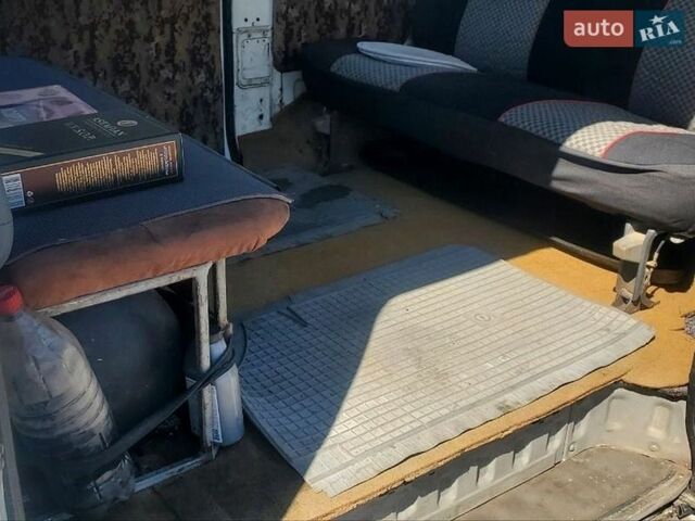 Белый Мазда E-series, объемом двигателя 1.4 л и пробегом 430 тыс. км за 1950 $, фото 9 на Automoto.ua