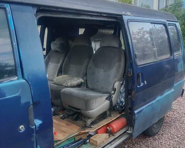 Синий Мазда E-series, объемом двигателя 2.2 л и пробегом 300 тыс. км за 1799 $, фото 8 на Automoto.ua