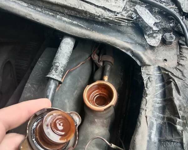 Синий Мазда E-series, объемом двигателя 2.2 л и пробегом 300 тыс. км за 1799 $, фото 4 на Automoto.ua