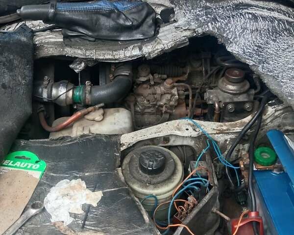 Синий Мазда E-series, объемом двигателя 2.2 л и пробегом 300 тыс. км за 1799 $, фото 3 на Automoto.ua