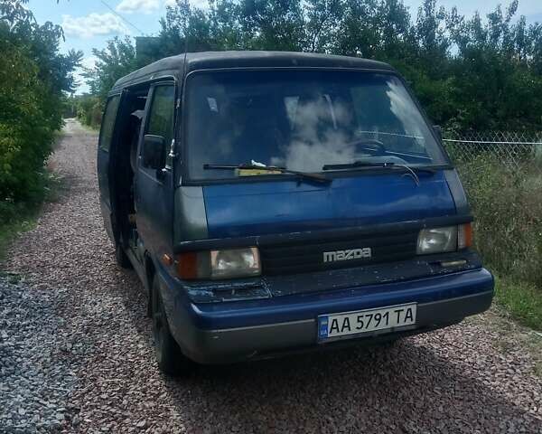 Синий Мазда E-series, объемом двигателя 2.2 л и пробегом 300 тыс. км за 1799 $, фото 6 на Automoto.ua