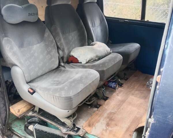 Синий Мазда E-series, объемом двигателя 2.2 л и пробегом 300 тыс. км за 1799 $, фото 10 на Automoto.ua