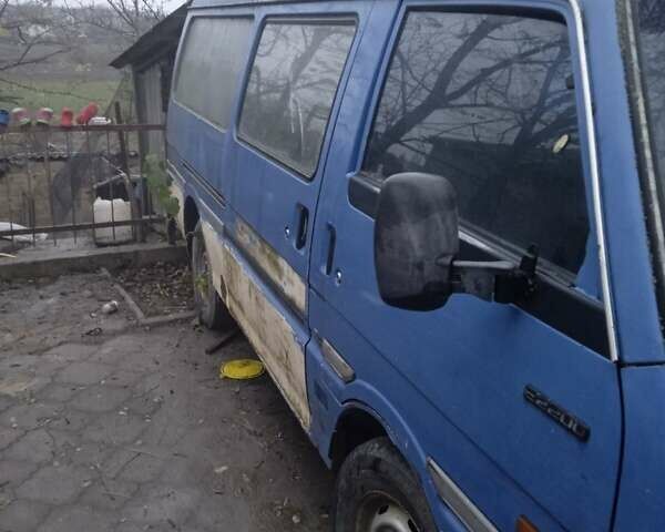 Синий Мазда E-series, объемом двигателя 2.18 л и пробегом 300 тыс. км за 1500 $, фото 2 на Automoto.ua