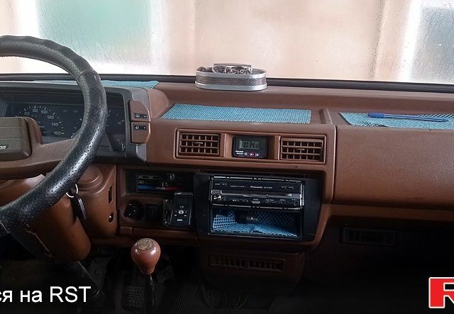 Синий Мазда E 2000, объемом двигателя 2 л и пробегом 300 тыс. км за 2710 $, фото 7 на Automoto.ua