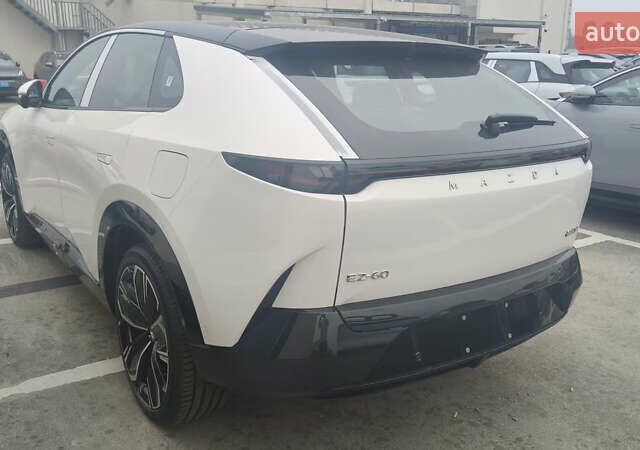 Белый Мазда EZ-6, объемом двигателя 0 л и пробегом 1 тыс. км за 35200 $, фото 4 на Automoto.ua