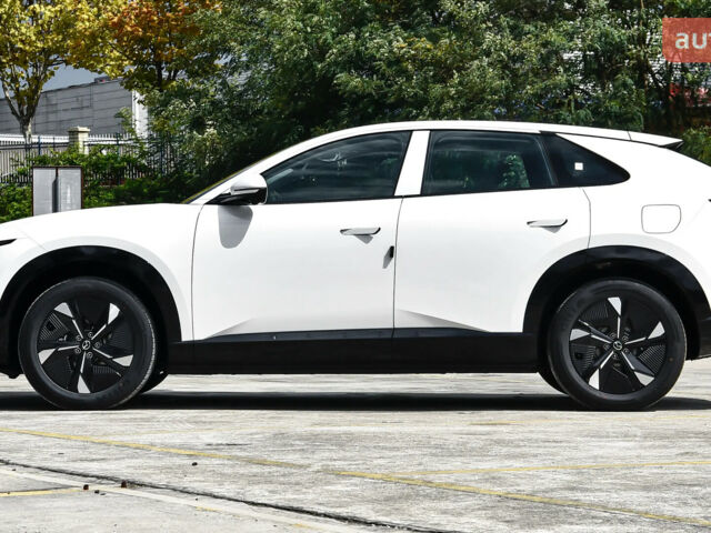 Мазда EZ-60, об'ємом двигуна 1.5 л та пробігом 0 тис. км за 33700 $, фото 4 на Automoto.ua