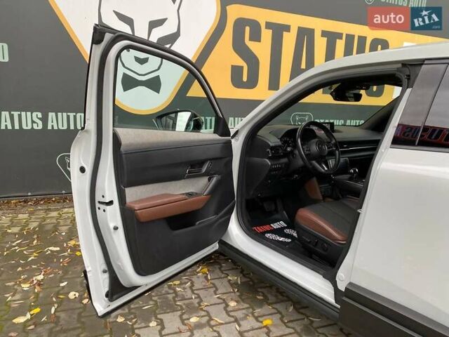 Мазда MX-30 2020 в Хмельницком на Automoto.ua Белый Мазда MX-30, объемом двигателя 0 л и пробегом 32 тыс. км за 15700 $, фото 11 на Automoto.ua