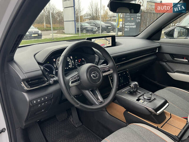 Білий Мазда MX-30, об'ємом двигуна 0 л та пробігом 42 тис. км за 15200 $, фото 18 на Automoto.ua