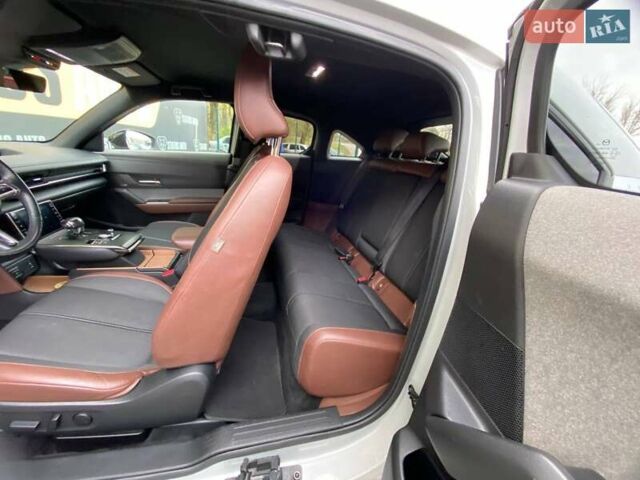 Мазда MX-30 2020 в Хмельницком на Automoto.ua Белый Мазда MX-30, объемом двигателя 0 л и пробегом 32 тыс. км за 15700 $, фото 31 на Automoto.ua