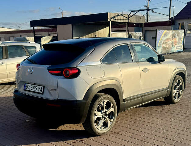 Белый Мазда MX-30, объемом двигателя 0 л и пробегом 139 тыс. км за 13750 $, фото 3 на Automoto.ua