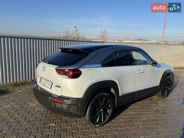 Белый Мазда MX-30, объемом двигателя 0 л и пробегом 26 тыс. км за 19000 $, фото 5 на Automoto.ua