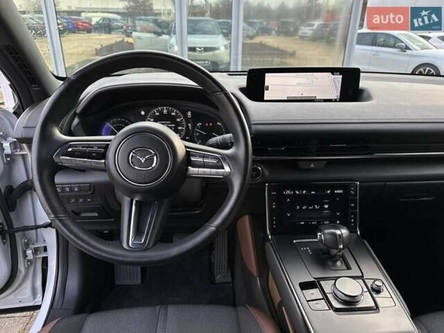 Белый Мазда MX-30, объемом двигателя 0 л и пробегом 26 тыс. км за 19000 $, фото 23 на Automoto.ua