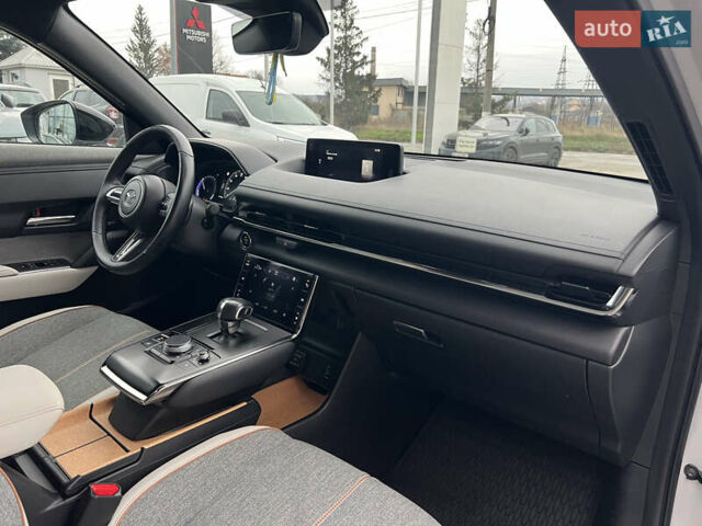 Білий Мазда MX-30, об'ємом двигуна 0 л та пробігом 42 тис. км за 15200 $, фото 23 на Automoto.ua