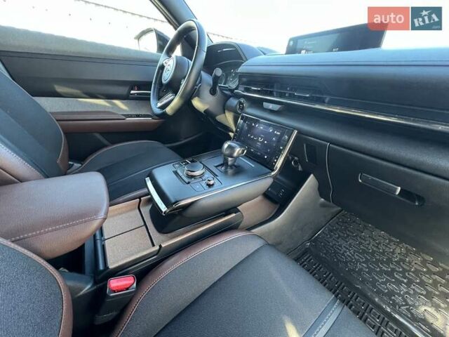 Белый Мазда MX-30, объемом двигателя 0 л и пробегом 26 тыс. км за 19000 $, фото 16 на Automoto.ua