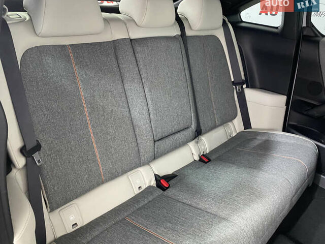 Белый Мазда MX-30, объемом двигателя 0 л и пробегом 139 тыс. км за 13950 $, фото 25 на Automoto.ua