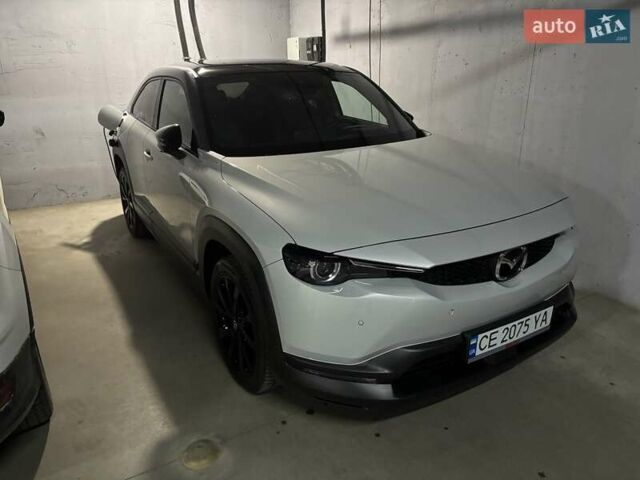 Белый Мазда MX-30, объемом двигателя 0 л и пробегом 26 тыс. км за 19000 $, фото 24 на Automoto.ua