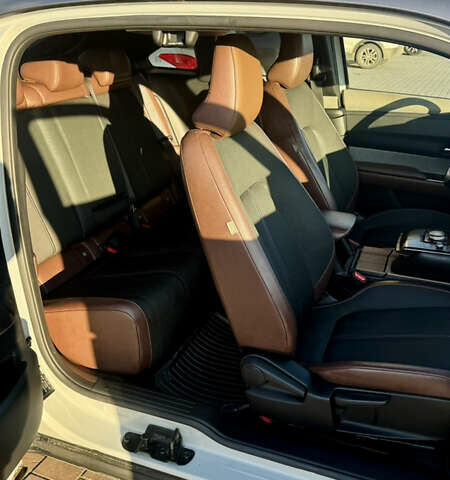 Белый Мазда MX-30, объемом двигателя 0 л и пробегом 139 тыс. км за 13750 $, фото 13 на Automoto.ua