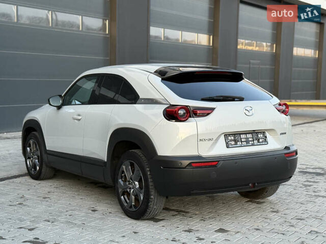 Белый Мазда MX-30, объемом двигателя 0 л и пробегом 87 тыс. км за 14400 $, фото 5 на Automoto.ua