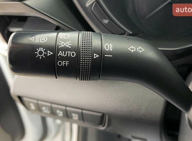 Белый Мазда MX-30, объемом двигателя 0 л и пробегом 139 тыс. км за 13950 $, фото 15 на Automoto.ua