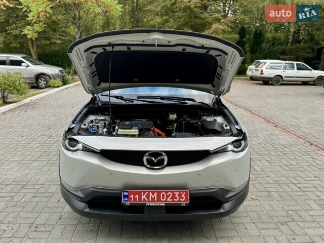 Белый Мазда MX-30, объемом двигателя 0 л и пробегом 33 тыс. км за 14950 $, фото 133 на Automoto.ua