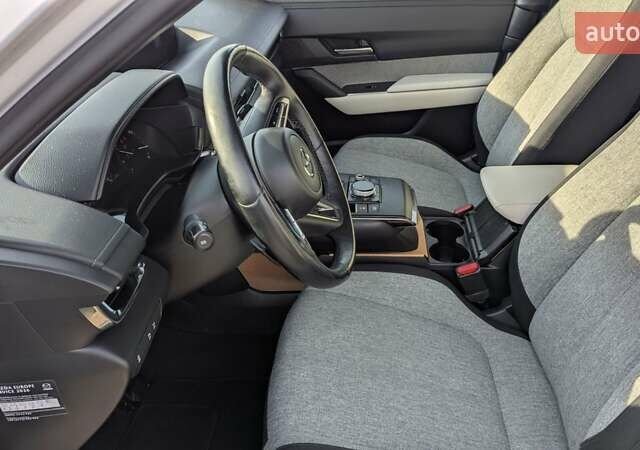 Белый Мазда MX-30, объемом двигателя 0 л и пробегом 105 тыс. км за 13800 $, фото 69 на Automoto.ua