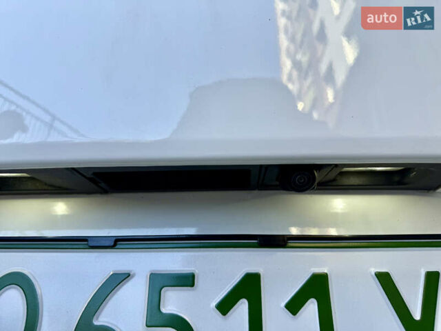 Белый Мазда MX-30, объемом двигателя 0 л и пробегом 64 тыс. км за 14000 $, фото 19 на Automoto.ua