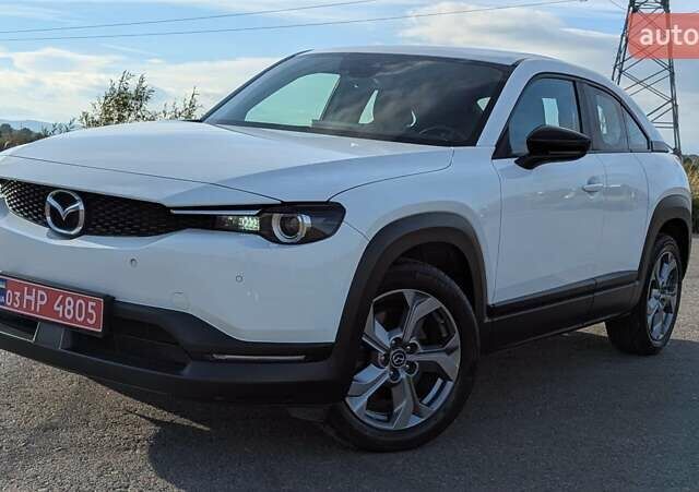 Белый Мазда MX-30, объемом двигателя 0 л и пробегом 90 тыс. км за 14200 $, фото 35 на Automoto.ua