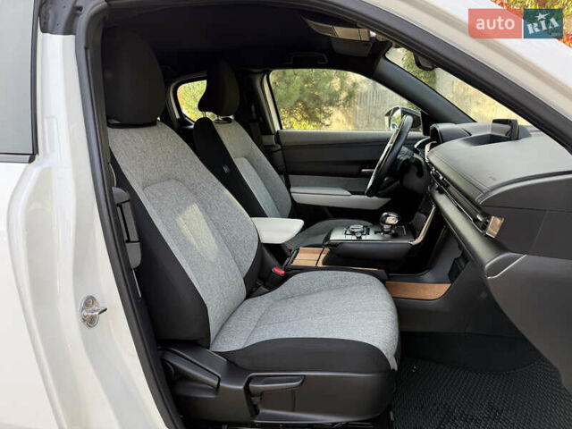 Білий Мазда MX-30, об'ємом двигуна 0 л та пробігом 33 тис. км за 14850 $, фото 25 на Automoto.ua