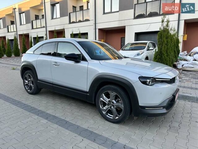 Белый Мазда MX-30, объемом двигателя 0 л и пробегом 68 тыс. км за 14000 $, фото 6 на Automoto.ua