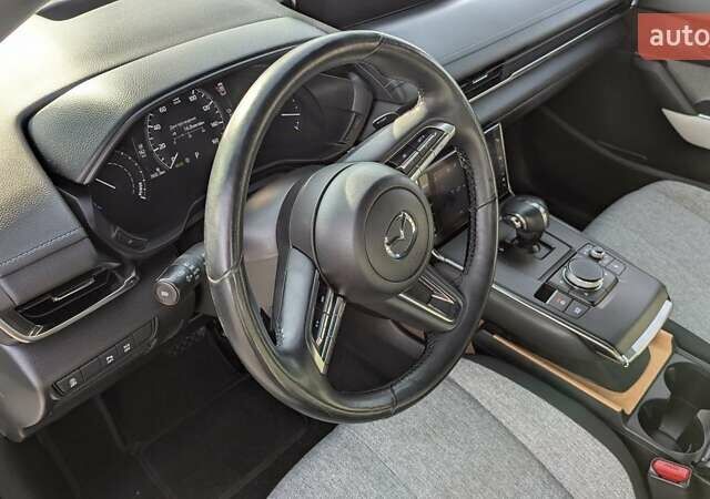 Белый Мазда MX-30, объемом двигателя 0 л и пробегом 105 тыс. км за 13800 $, фото 63 на Automoto.ua