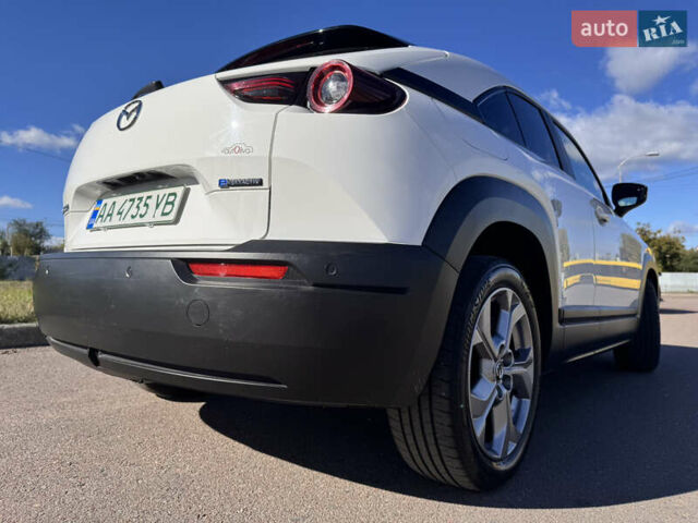 Мазда MX-30 2021 в Киеве на Automoto.ua Белый Мазда MX-30, объемом двигателя 0 л и пробегом 24 тыс. км за 15500 $, фото 9 на Automoto.ua