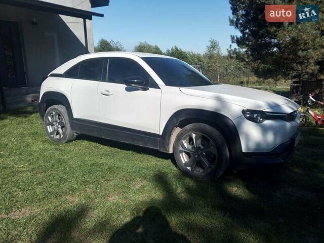 Білий Мазда MX-30, об'ємом двигуна 0 л та пробігом 115 тис. км за 9800 $, фото 15 на Automoto.ua