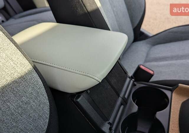 Белый Мазда MX-30, объемом двигателя 0 л и пробегом 105 тыс. км за 13800 $, фото 57 на Automoto.ua