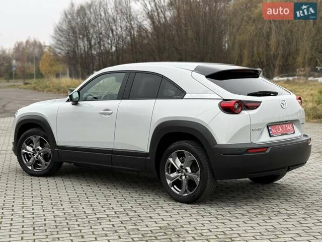 Белый Мазда MX-30, объемом двигателя 0 л и пробегом 27 тыс. км за 14900 $, фото 21 на Automoto.ua