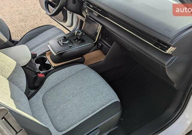 Белый Мазда MX-30, объемом двигателя 0 л и пробегом 105 тыс. км за 13800 $, фото 60 на Automoto.ua