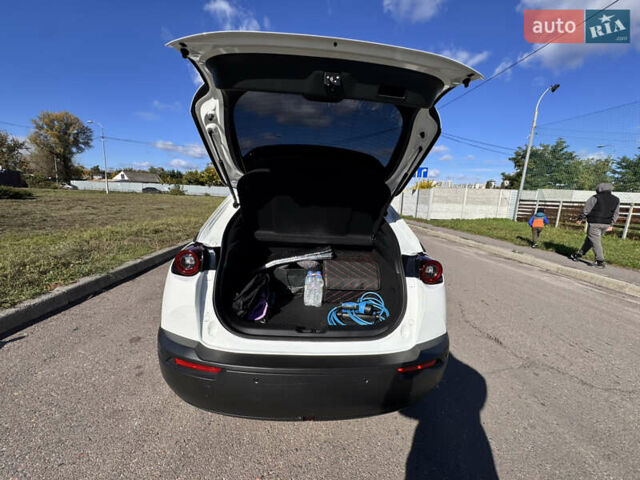 Мазда MX-30 2021 в Киеве на Automoto.ua Белый Мазда MX-30, объемом двигателя 0 л и пробегом 24 тыс. км за 15500 $, фото 17 на Automoto.ua