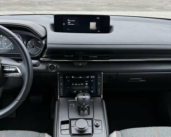 Белый Мазда MX-30, объемом двигателя 0 л и пробегом 27 тыс. км за 14900 $, фото 43 на Automoto.ua