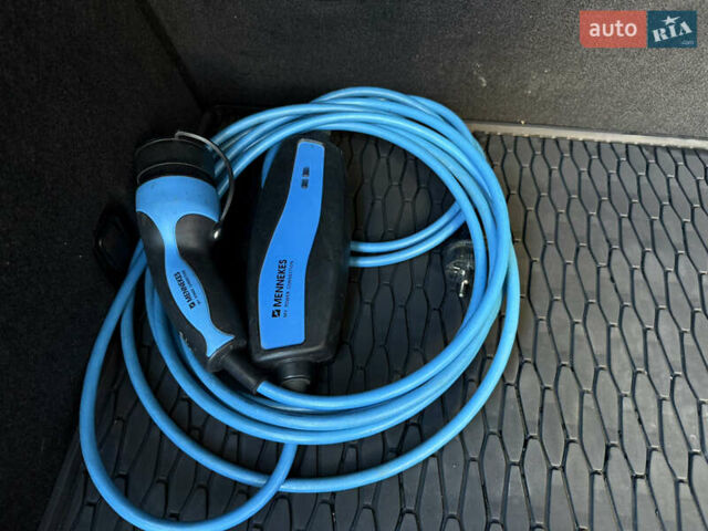 Белый Мазда MX-30, объемом двигателя 0 л и пробегом 64 тыс. км за 14000 $, фото 49 на Automoto.ua