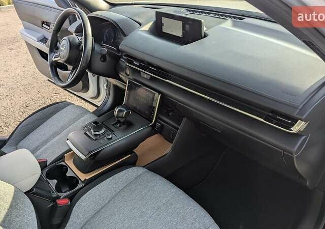 Белый Мазда MX-30, объемом двигателя 0 л и пробегом 105 тыс. км за 13800 $, фото 49 на Automoto.ua