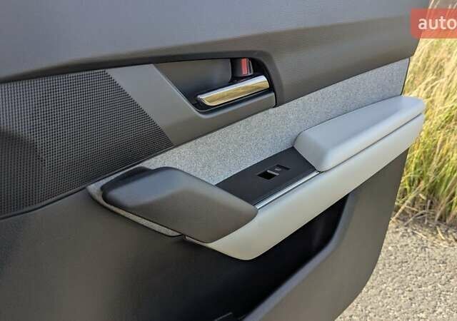 Белый Мазда MX-30, объемом двигателя 0 л и пробегом 105 тыс. км за 13800 $, фото 51 на Automoto.ua