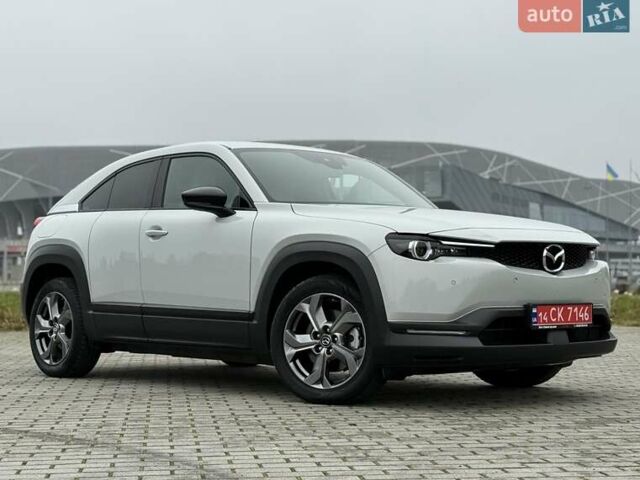 Белый Мазда MX-30, объемом двигателя 0 л и пробегом 27 тыс. км за 14900 $, фото 7 на Automoto.ua