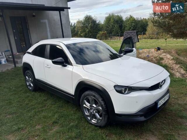 Білий Мазда MX-30, об'ємом двигуна 0 л та пробігом 115 тис. км за 9800 $, фото 3 на Automoto.ua