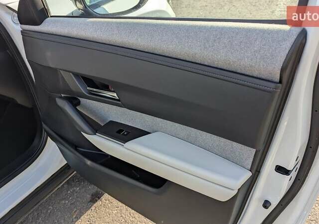 Белый Мазда MX-30, объемом двигателя 0 л и пробегом 105 тыс. км за 13800 $, фото 61 на Automoto.ua