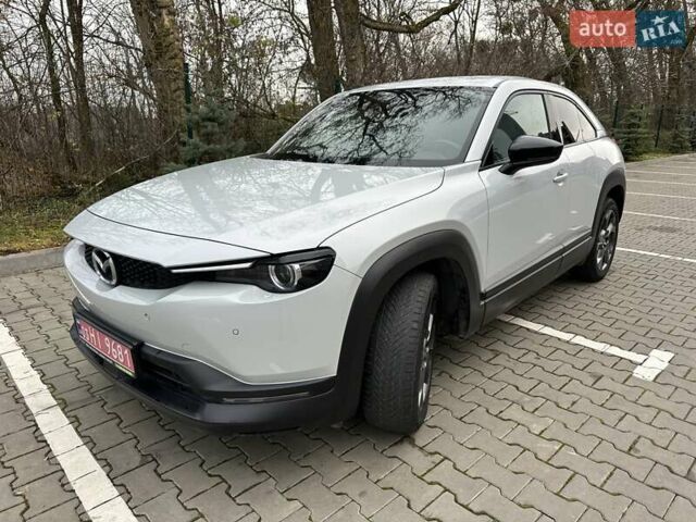 Белый Мазда MX-30, объемом двигателя 0 л и пробегом 69 тыс. км за 14100 $, фото 11 на Automoto.ua