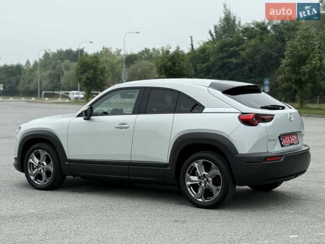 Білий Мазда MX-30, об'ємом двигуна 0 л та пробігом 15 тис. км за 15300 $, фото 4 на Automoto.ua