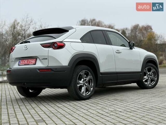 Белый Мазда MX-30, объемом двигателя 0 л и пробегом 27 тыс. км за 14900 $, фото 11 на Automoto.ua
