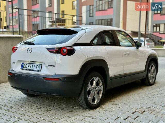 Белый Мазда MX-30, объемом двигателя 0 л и пробегом 64 тыс. км за 14000 $, фото 12 на Automoto.ua
