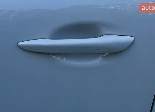 Белый Мазда MX-30, объемом двигателя 0 л и пробегом 64 тыс. км за 14000 $, фото 16 на Automoto.ua